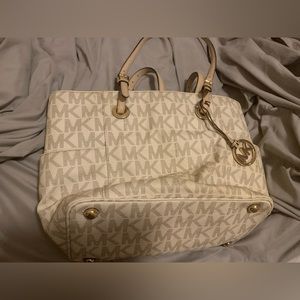 Michael Kors Jet Set Logo Vanilla Tote